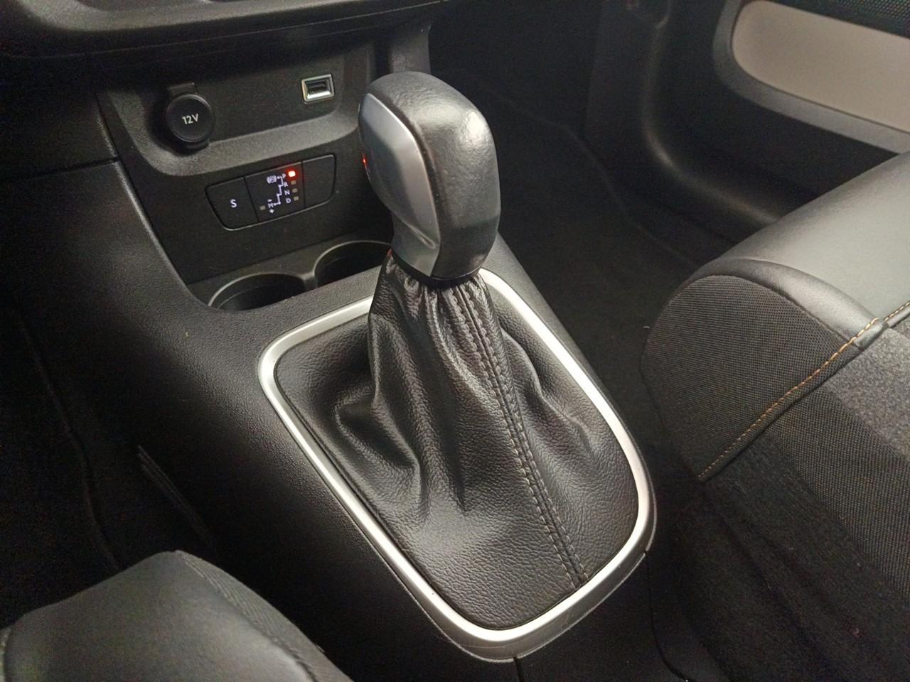 Citroën C3 puretech 110 s&s eat6 shine pack — photo 28
