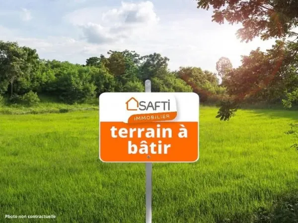 Terrain constructible - 1 631 m² - Saint-Chef (zone UC)
