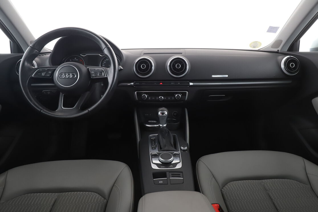 Audi A3 Sportback 2.0 TDI Design S Tronic 6 — photo 11