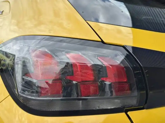 Peugeot 208 electrique 50 kwh 136ch — photo 17