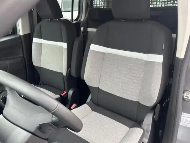 Citroën Berlingo taille m - 1.5 bluehdi 130ch s&amp;s max eat8 5 places — photo 9