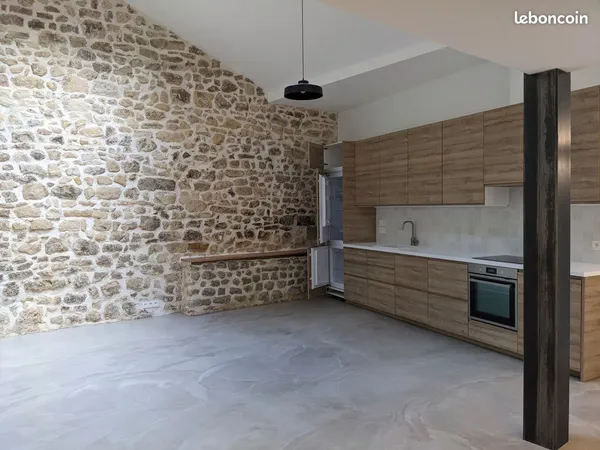 Grand T2 d'architecte avec mezzanine - pied du métro Mairie d'Ivry