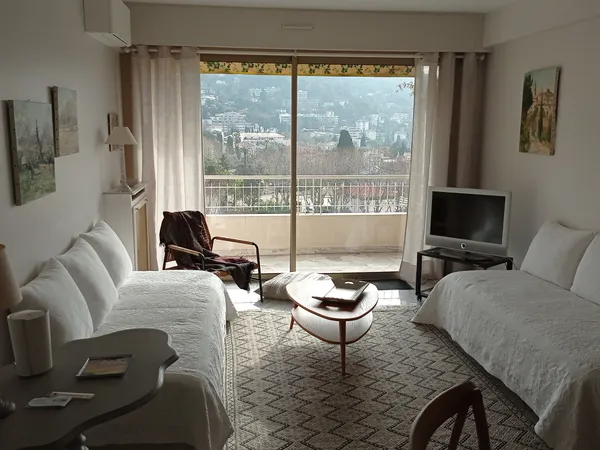 Loue appartement meublé - Grand 2 pièces état de neuf - 4 couchages