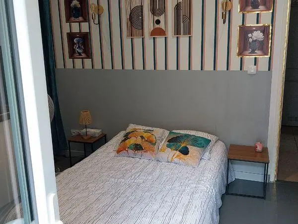 Studio meublé à Pont-de-Las avec terrasse