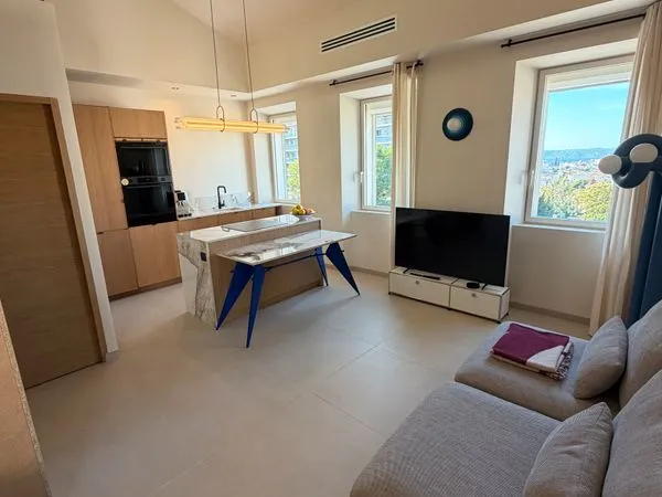Appartement Marseille 4e secteur palais Longchamp /chutes-lavie dernier étage T2/3 52 m2