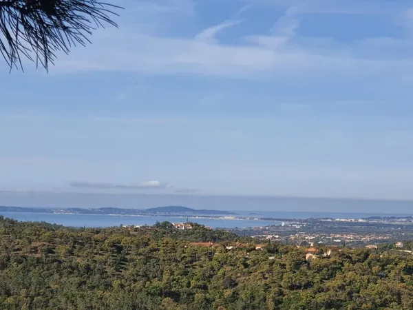 Maison de 60m2 à louer sur La Londe-les-Maures