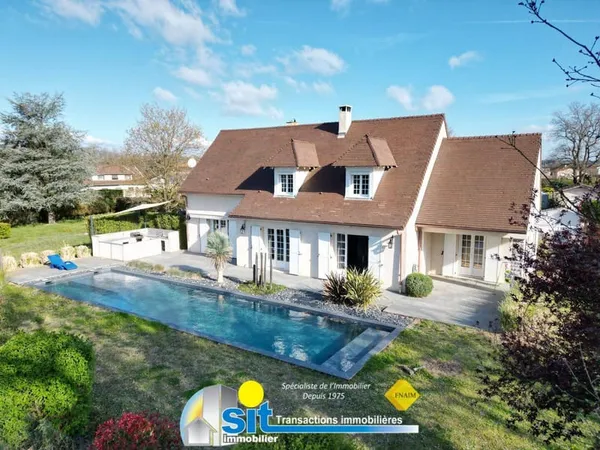Maison 7 pièces 204 m²