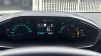 Peugeot 2008 e-2008 136ch Style — photo 10