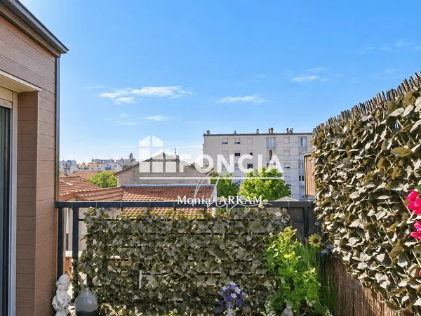 Metro carnot l11 - triplex esprit maison - 2 chambres - jardin - toit-terrasse sans vis-à-vis - plus