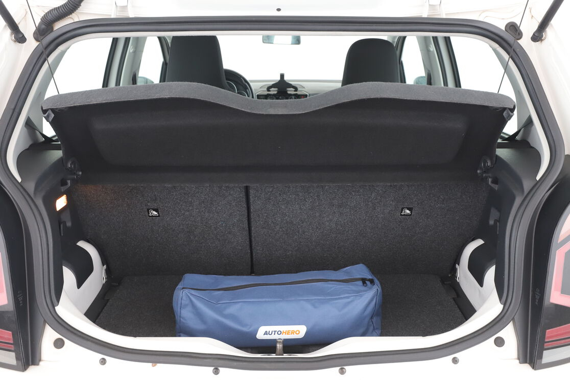 Volkswagen up! 1.0 Up Connect — photo 16