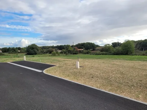 Terrain 624 m²