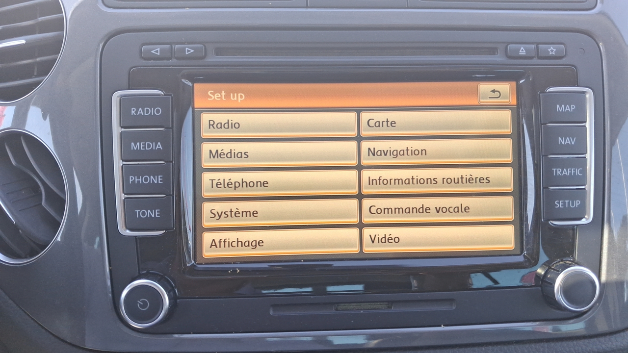 Volkswagen Tiguan 2.0 TDI 140 FAP BlueMotion Technology — photo 18