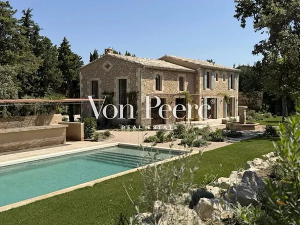 Maison 8 pièces 265 m²