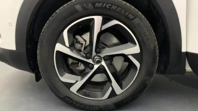Citroën C5 Aircross hybride rechargeable 225 s&amp;s e-eat8 shine — photo 15