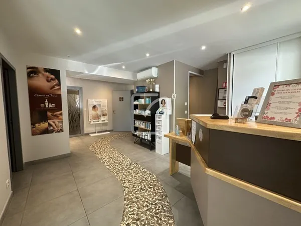 Local commercial de 244 m2