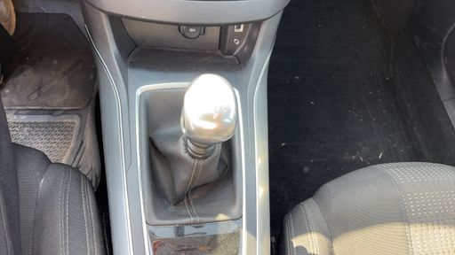 Peugeot 308 1.2 PureTech 130 - Allure – 2015 – 120616 km – Essence – Boîte Manuelle — photo 13