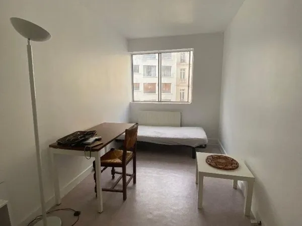 Porte Dauphine-Victor Hugo, 38, avenue Hubert Germain 75016