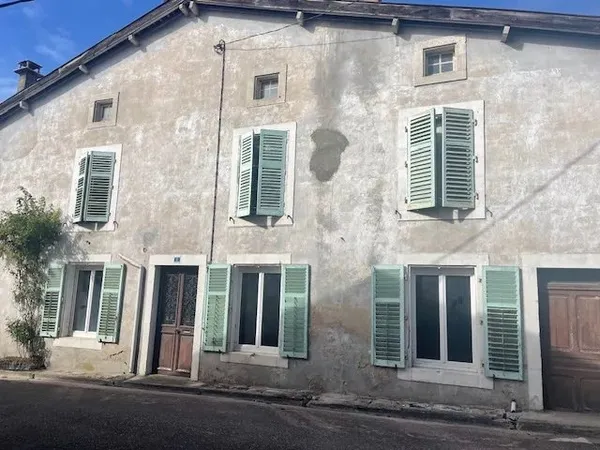 Maison de village avec terrain non attenant