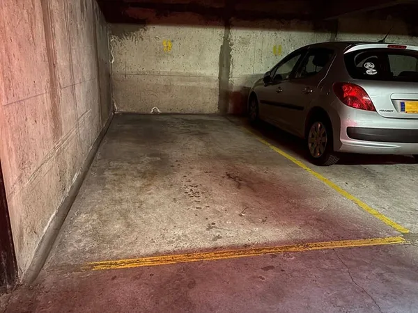 Parking 14 m²