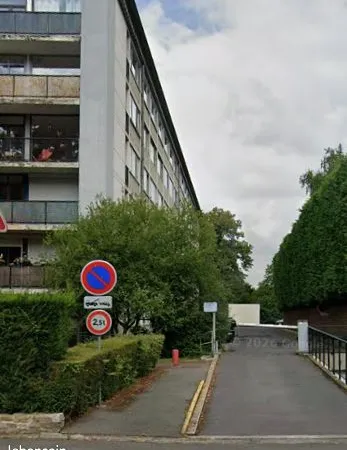 Place de parking sécurisée à Roubaix - 50 /mois