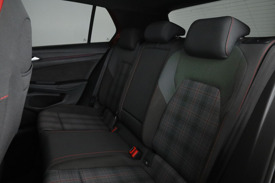 Volkswagen Golf VIII 2.0 TSI GTI DSG7 — photo 13