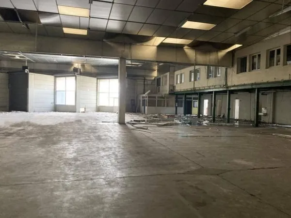 Local d'activité 3451 m²