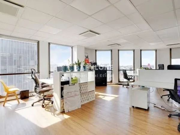 Bureaux 360 m²
