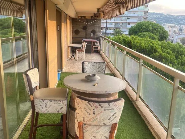 Cannes - Plages du Midi | 3 pièces cave garage de standing avec grande terrasse et vue sur l'Estérel