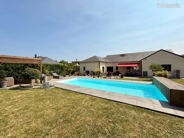 Maison contemporaine de plain-pied 220 m² - Piscine - DPE A