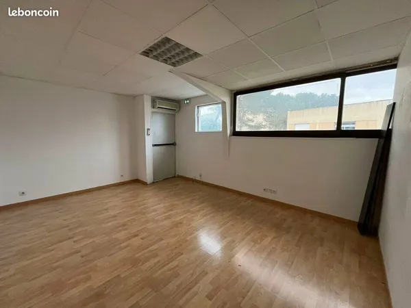 Bureaux 32 m² LE CANNET
