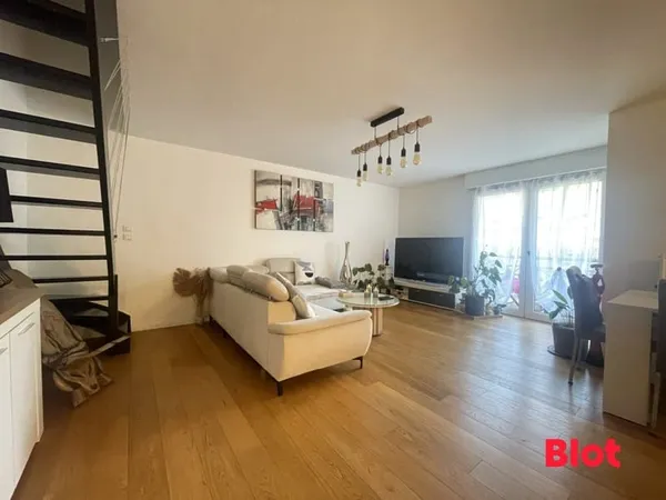 T4 DUPLEX - BORDS DE SEVRES
