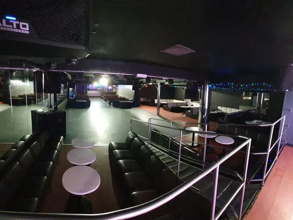 A vendre DISCOTHEQUE