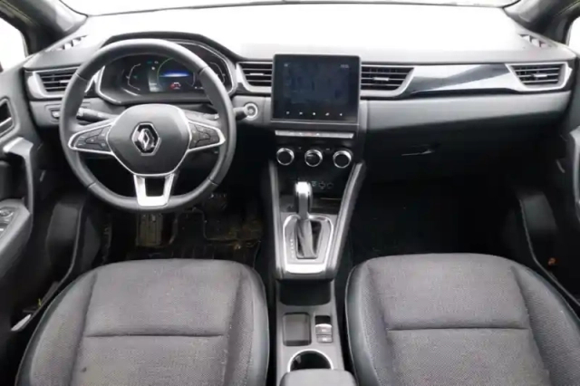 Renault Captur e-tech 145 — photo 9
