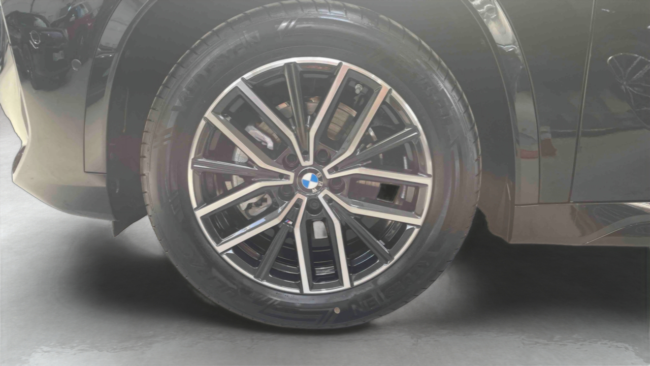 BMW iX1 eDrive20 — photo 16