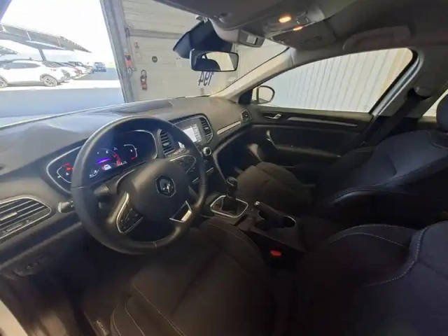 Renault Megane mégane iv berline blue dci 115 — photo 54