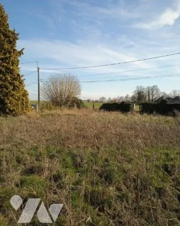 Terrain 900 m²