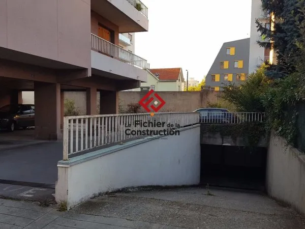 Stationnement Location Grenoble   84€