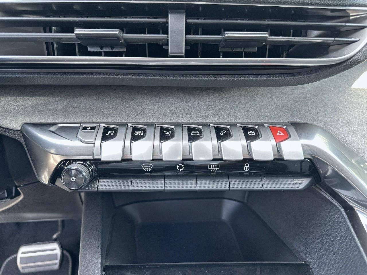 Peugeot 3008 hybrid 225ch gt e-eat8 — photo 17