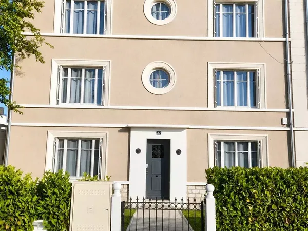 BLOIS – IMMEUBLE PATRIMONIAL D'EXCEPTION AUX PORTES DU CENTRE-VILLE