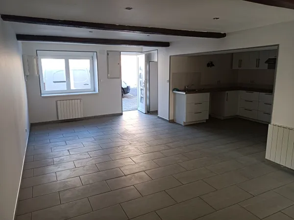 Maison mitoyenne de 133 m2 sh avec 2 logements à les MAZURES