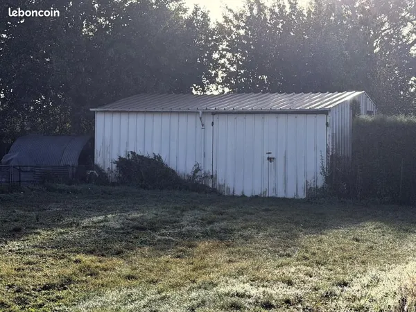 Garage/box 72 m² Rocquigny