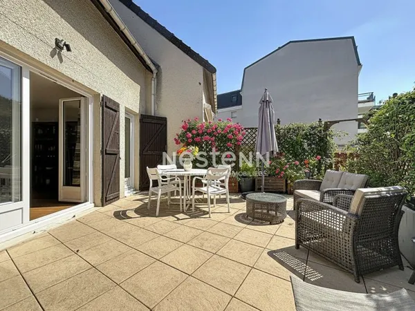 MEUDON À LA LIMITE D'ISSY LES MOULINEAUX - Maison 6 pièces avec terrasse et garage