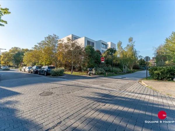 BEGLES Proche Mairie et toutes commodités - A deux pas du Tram T2 2 ème etage avec grande terrasse