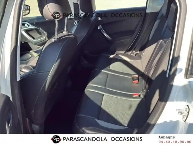 Peugeot 2008 110ch allure s&amp;s — photo 11