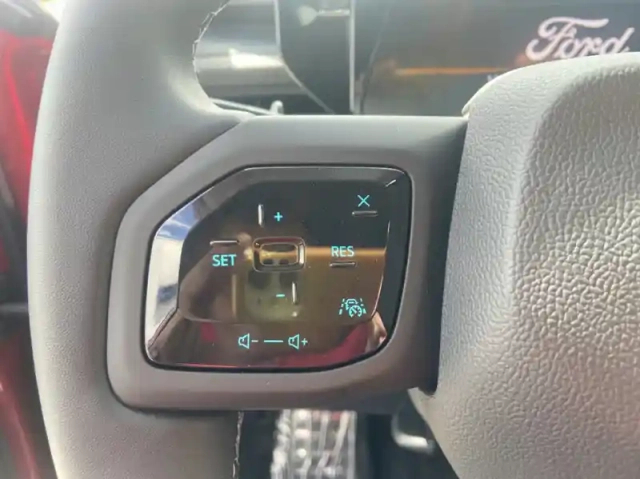 Ford Explorer 170ch standard range 52kwh pack premium rwd — photo 17