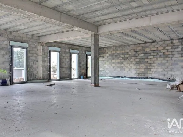 Commerce 145 m²
