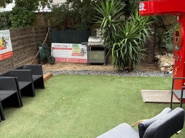 BUREAU 37 m² + JARDIN - MÉTRO LA FOURRAGÈRE - FIBRE - CLIMATISÉ - MARSEILLE Installez votre activité