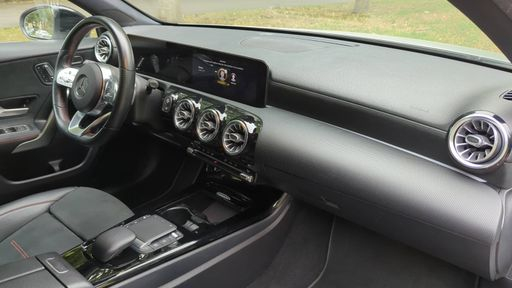 Mercedes Classe A 180 d 116  7G-DCT - AMG Line – 2021 – 101091 km – Diesel – Boîte Automatique — photo 19