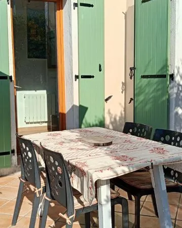 Beau 2 pièces tout équipé Terrasse Parking