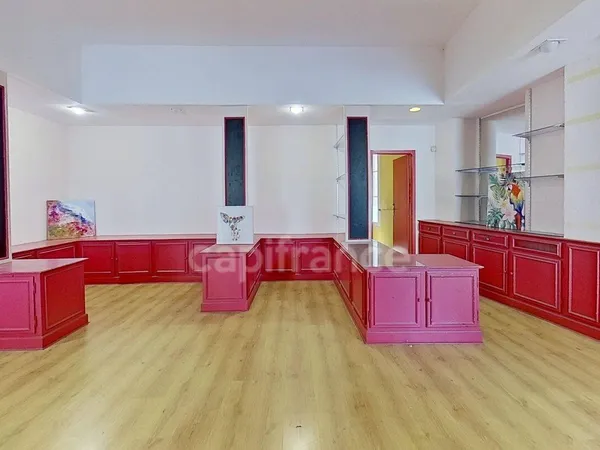 Local commercial 156 m²